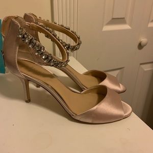 Jewel Badgley Mischka heels